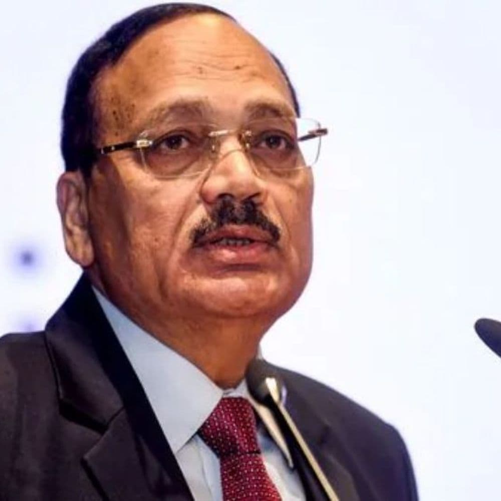 CJI बोले- शहरों में व्यक्ति भीड़ में भी अकेला:गांवों में समुदाय अब भी जीवन का केंद्र, हमें जीवन को बैलेंस करना सीखना होगा