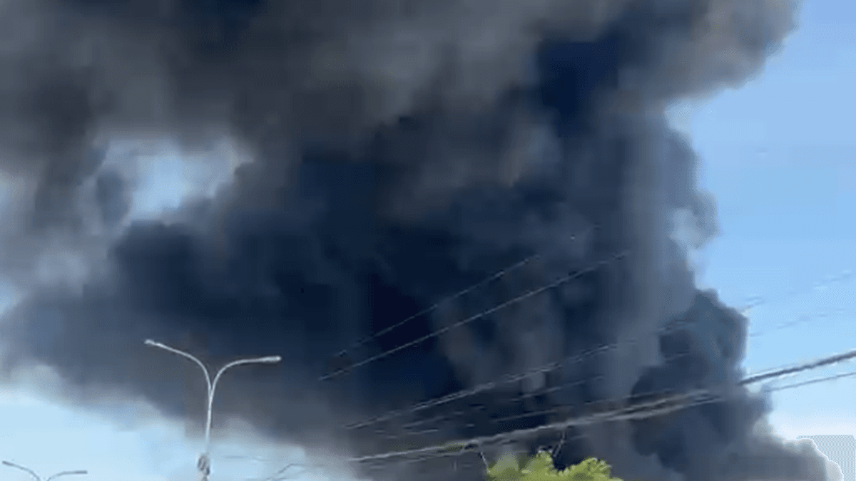 Fire breaks out at Madipakkam dumpyard; smoke disrupts traffic